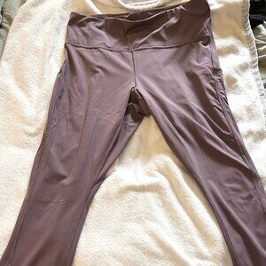 Athleta Ultimate Stash Pocket 7/8 tight